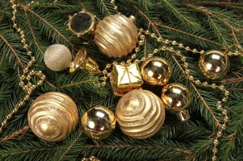 A Guide to Choosing the Perfect Artificial Christmas Tree for Your Home this Holiday Season